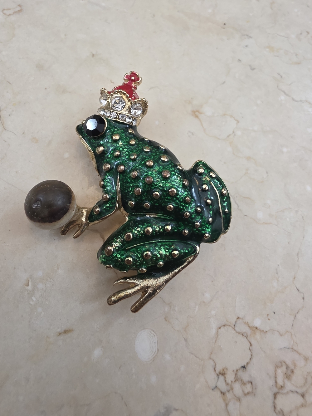 Green Frog Crowned Brooch Pin - Decorative Reptile Jewelry